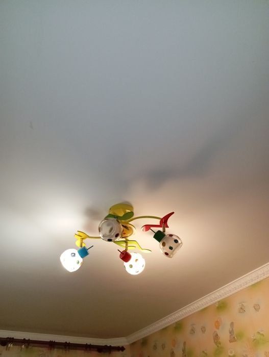 Продается люстра