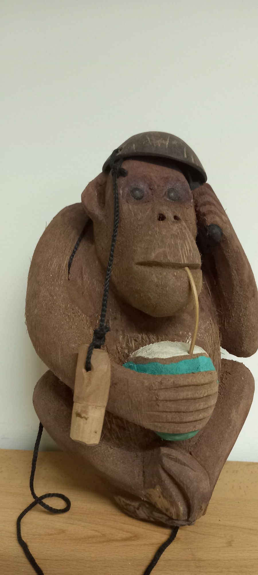 Garrafa feita de casca de coco