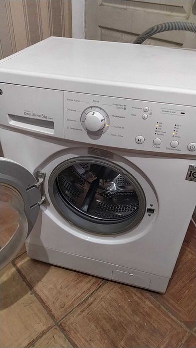 Стиральную машину LG в рабочем состоянии. прямой привод.