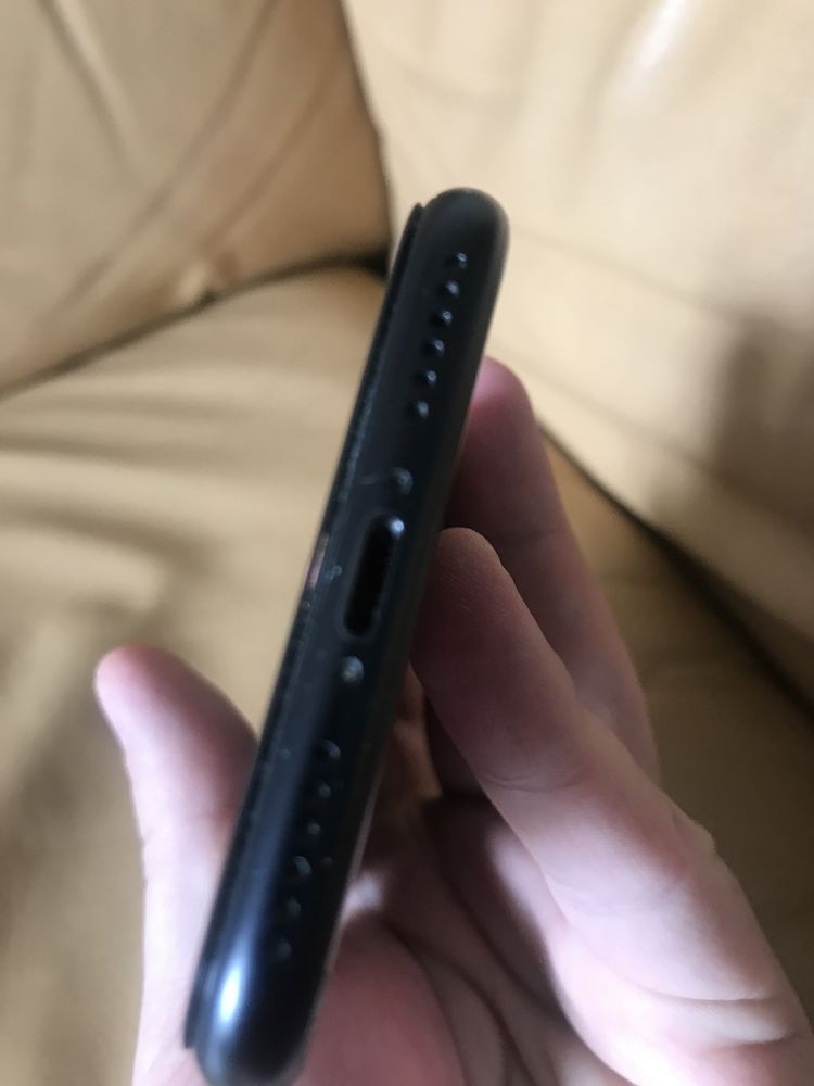 Iphone SE 2 (2020), 128, б/у, черный, в идеале