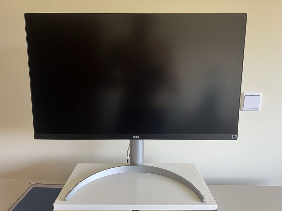 Monitor LG 27” 4K USB-C HDR