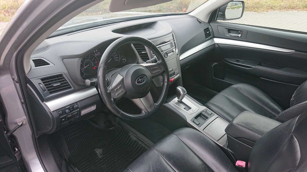 Продам автомобіль SUBARU Outback