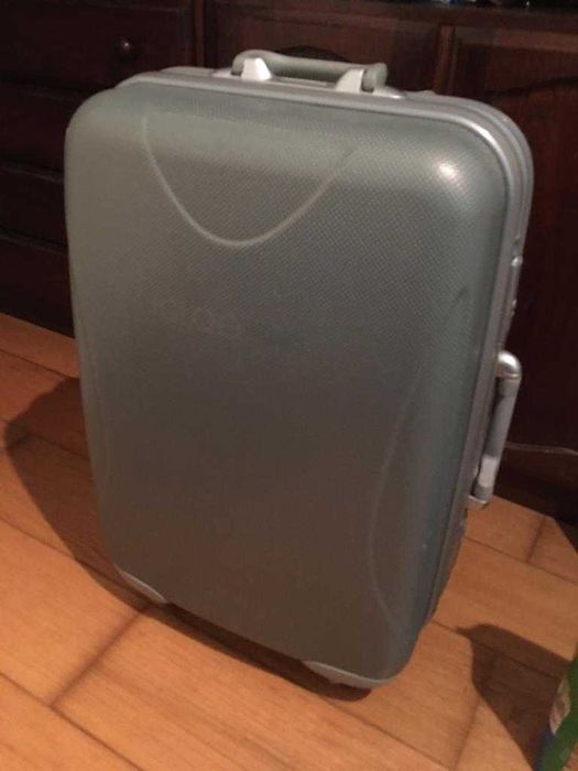 Mala viagem grande da Benetton optimo estado