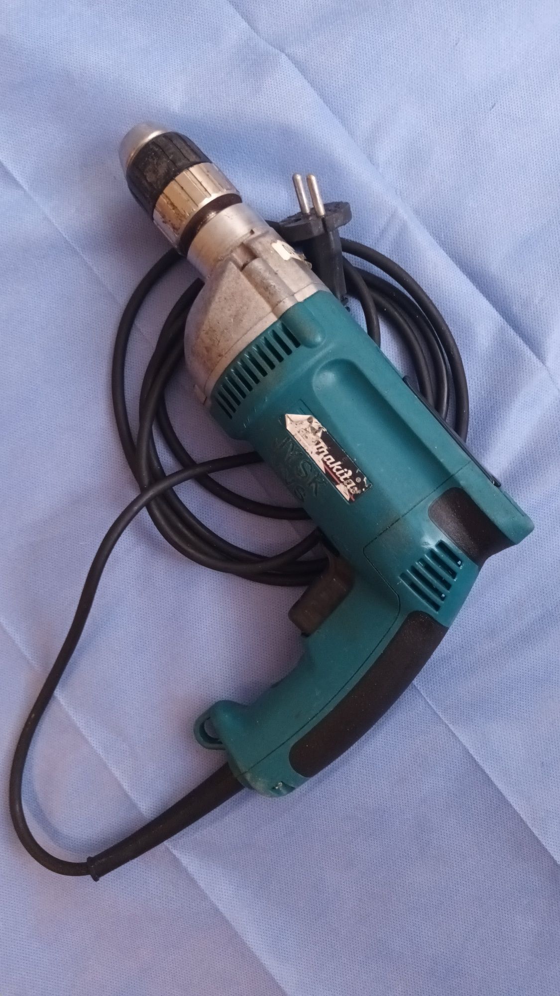 Дрель шуруповерт Makita DP4003