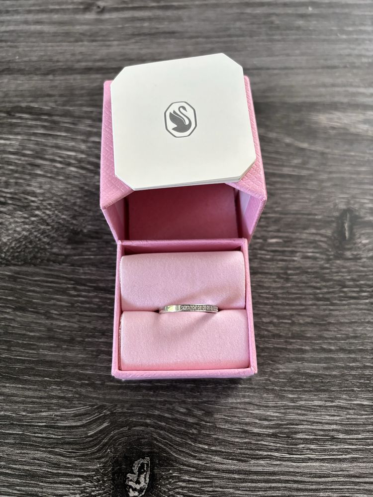 Pierścionek  obrączka Swarovski 55