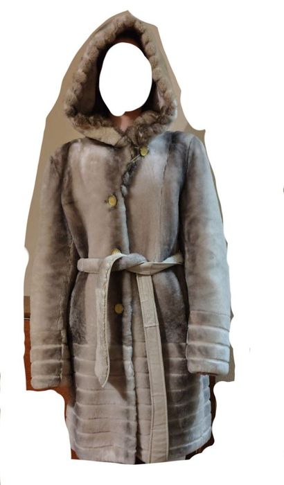 Шуба ( мутон ) натуральна шерсть, як раз на зиму