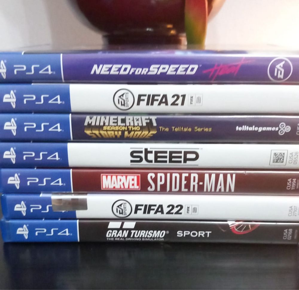 PS4 pro/ jogos e comando (caixa)