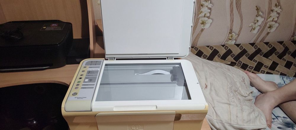 Принтер-сканер HP Deskjet F4283