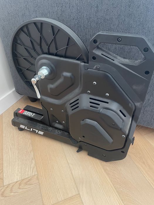 Trenażer rowerowy ELITE SUITO - T