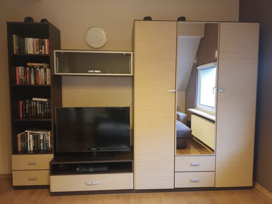 Zestaw mebli do pokoju: TV, audio, szafy, komoda, RTV, biurko, lustro