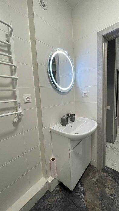 Оренда 1к з новим ремонтом район Центрального парку. Перша здача