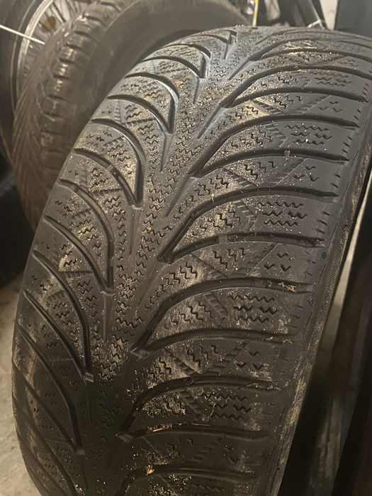 Шини зимові Continental 205/55 r16