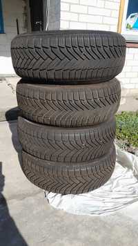 Шины, Michelin 205-60-R16, протектор 7 мм,  зима , 4шт, идеал.