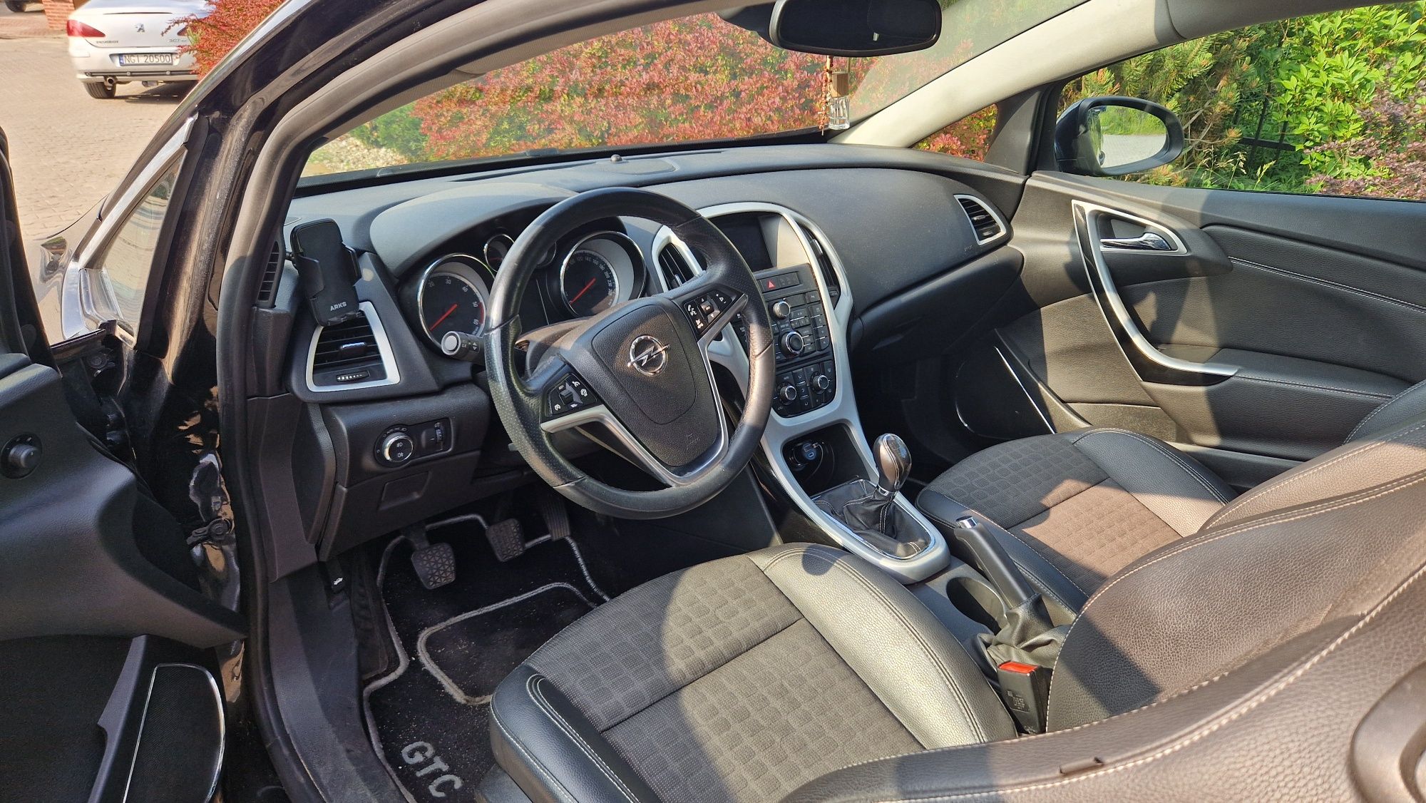 Opel Astra J Gtc