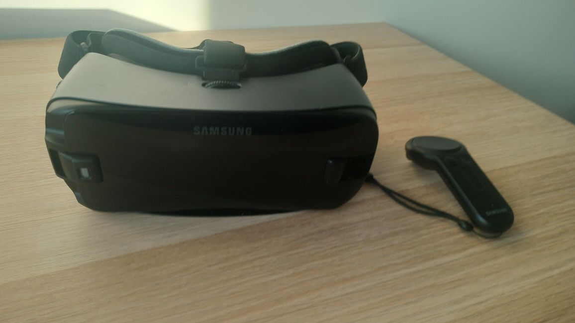 Samsung Gear Vr with Controller
