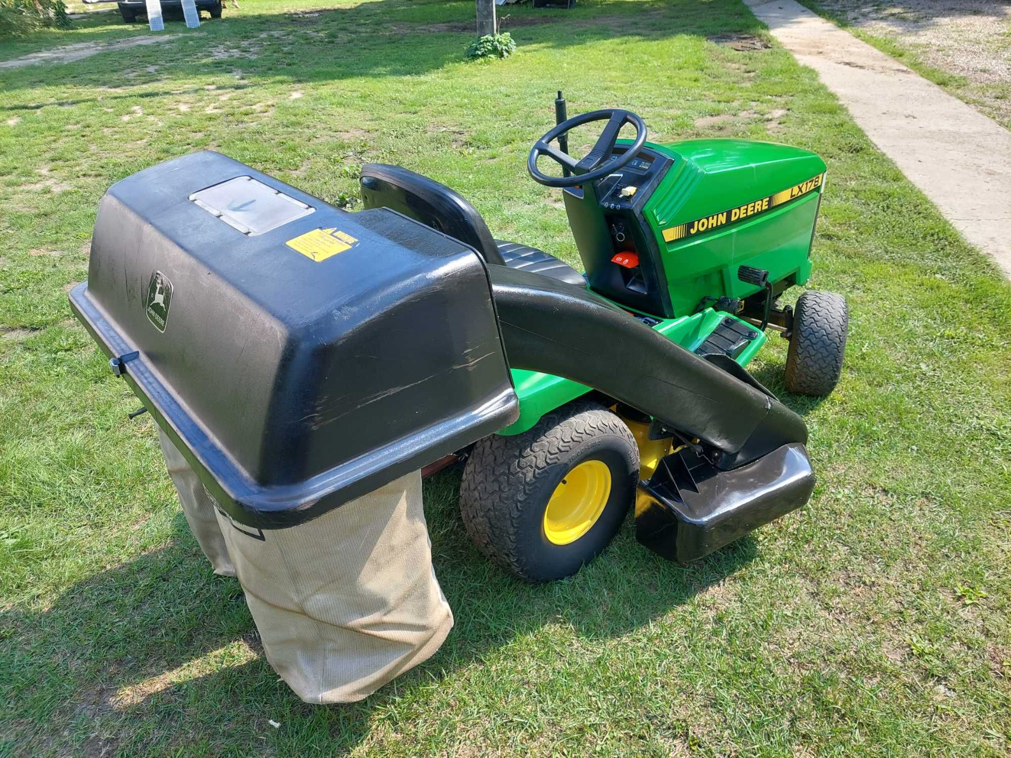 Kosiarka traktorek John Deere LX178 kompletny kosz