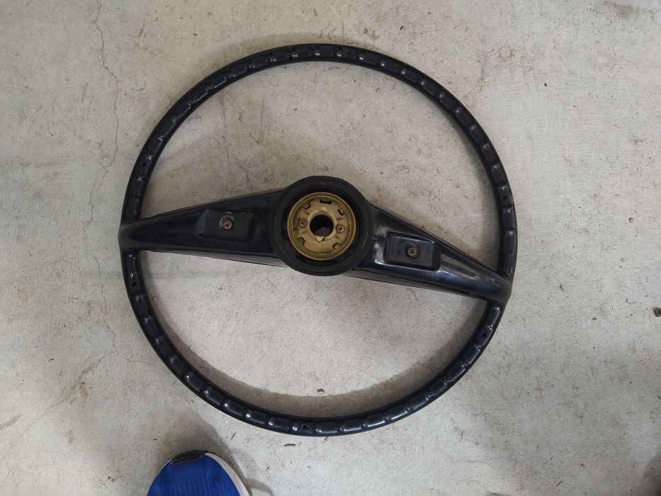 Vendo jantes ferro R12/ tampos e o volante para ke20