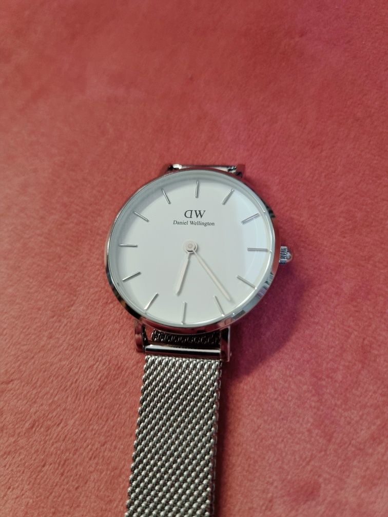 Daniel Wellington Petite Sterling 28mm