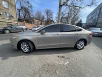 Ford Fusion Hybrid в аренду. RedRent.