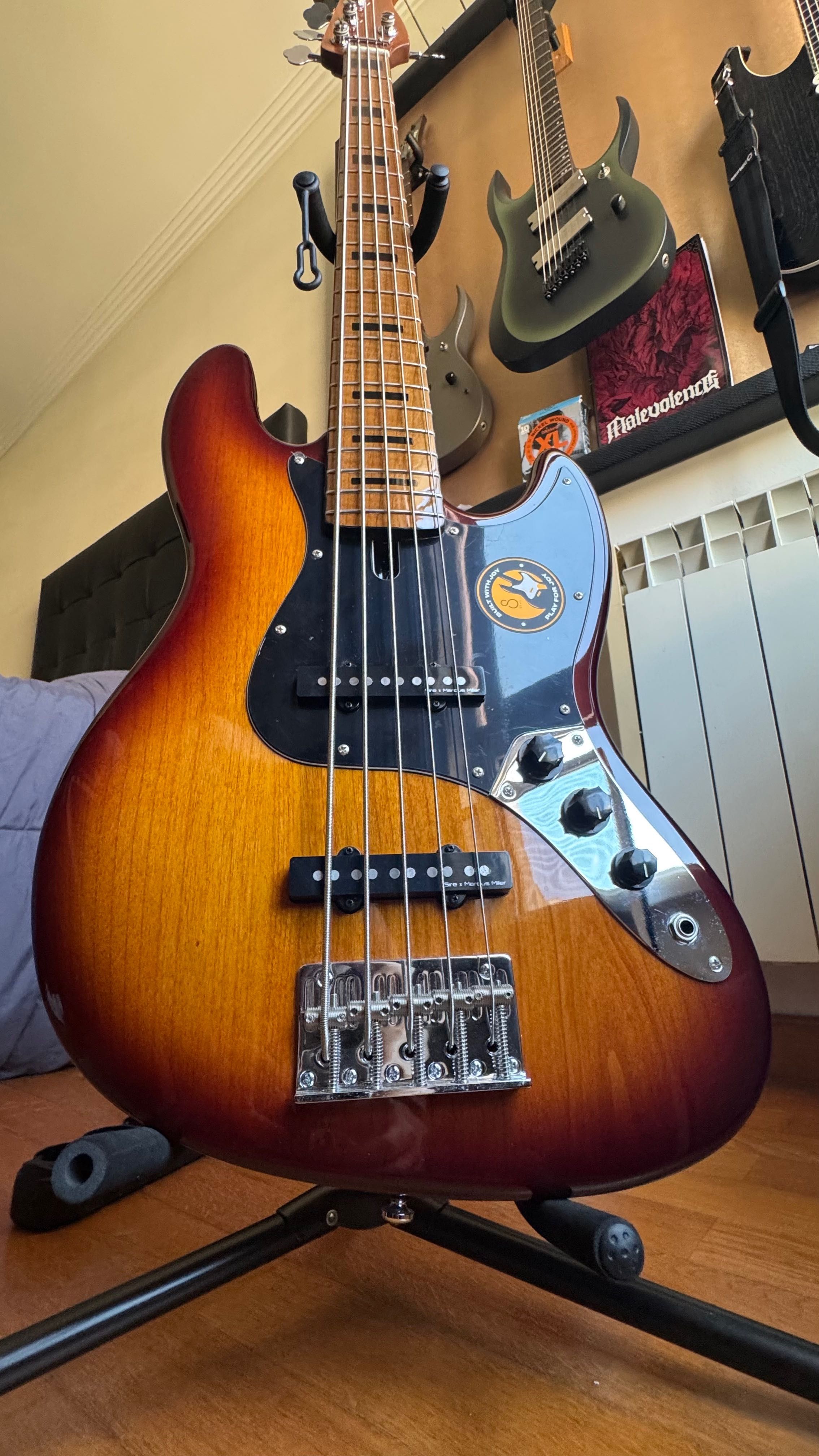 Baixo Marcus Miller V5 Alder-5 (2nd Gen) TS