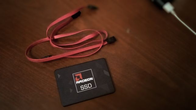 Продам SSD R5SL240G 240G