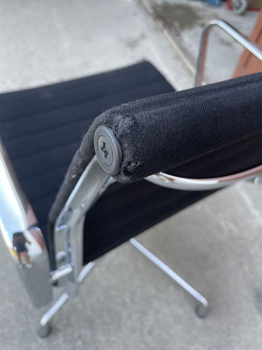 krzesło fotel Vitra EA 108