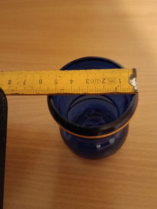 Wazonik kobaltowy.