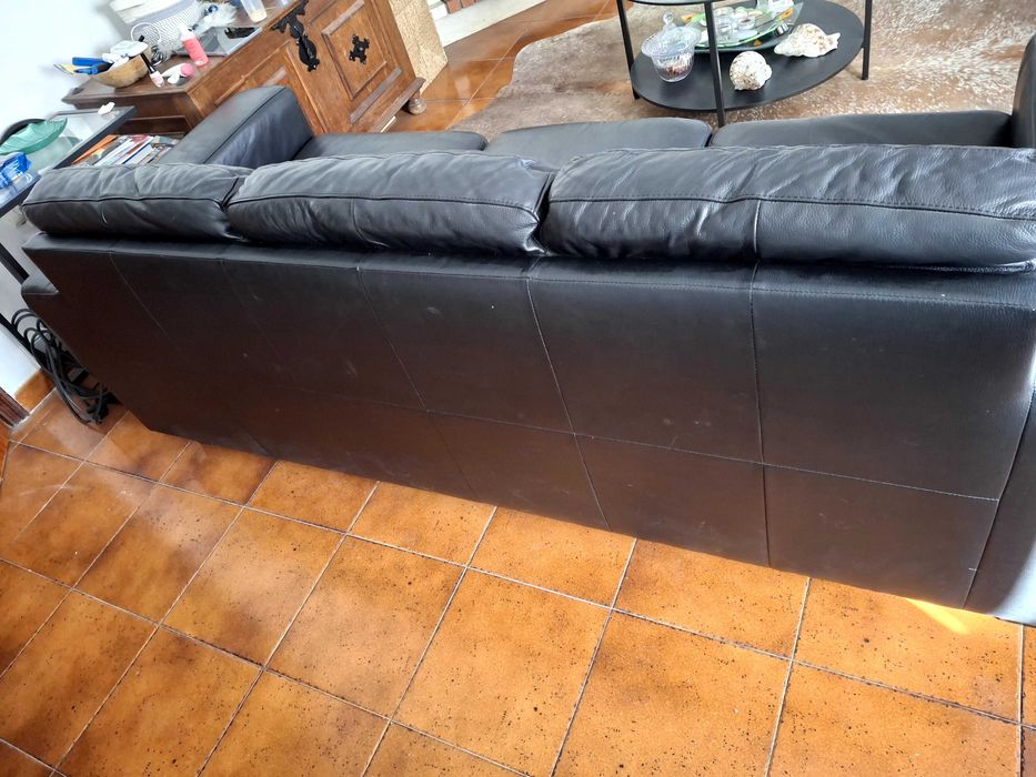Sofa de 3 lugares em pele