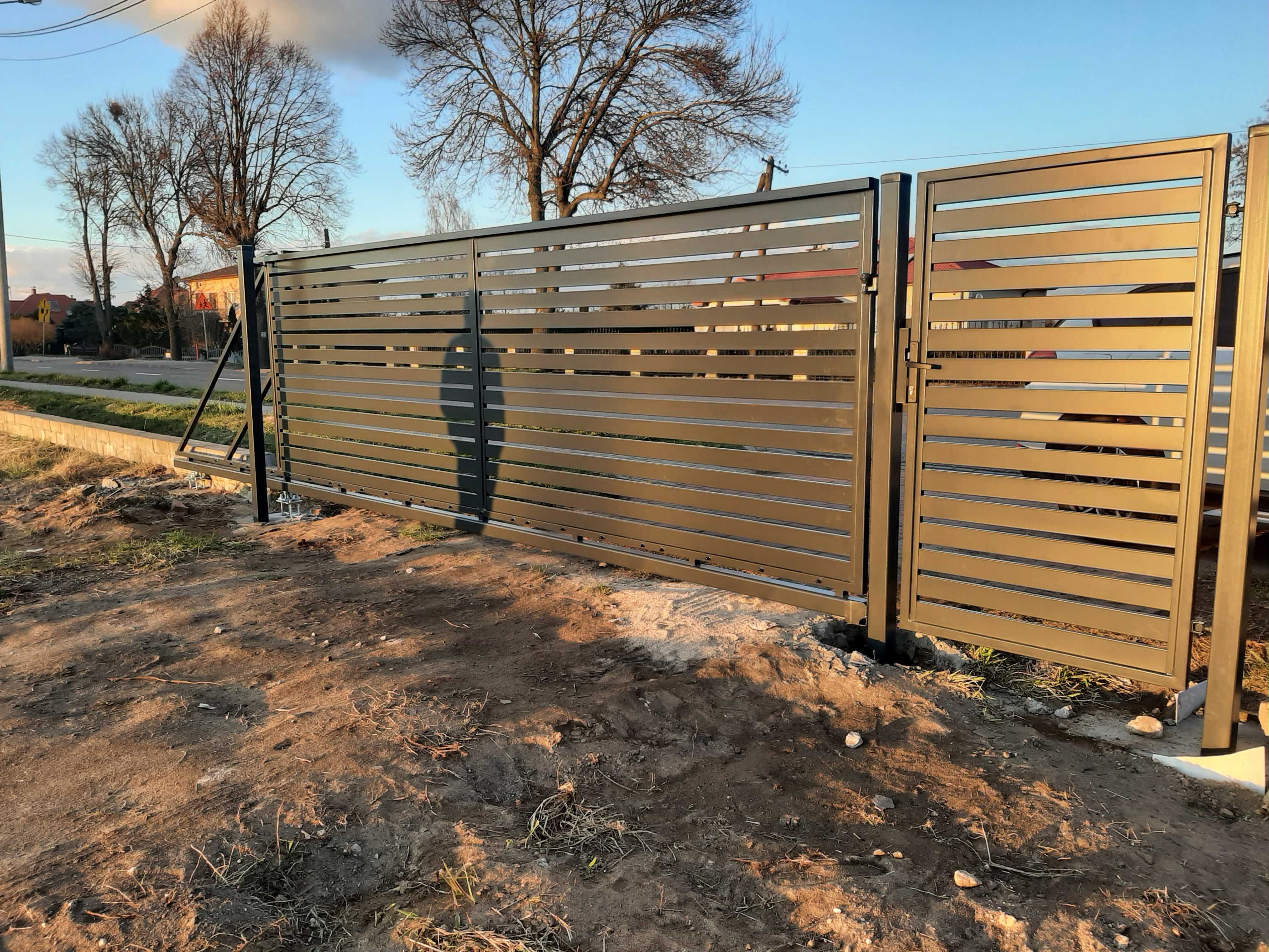 Brama przesuwna palisadowa 4000x1500 w komplecie