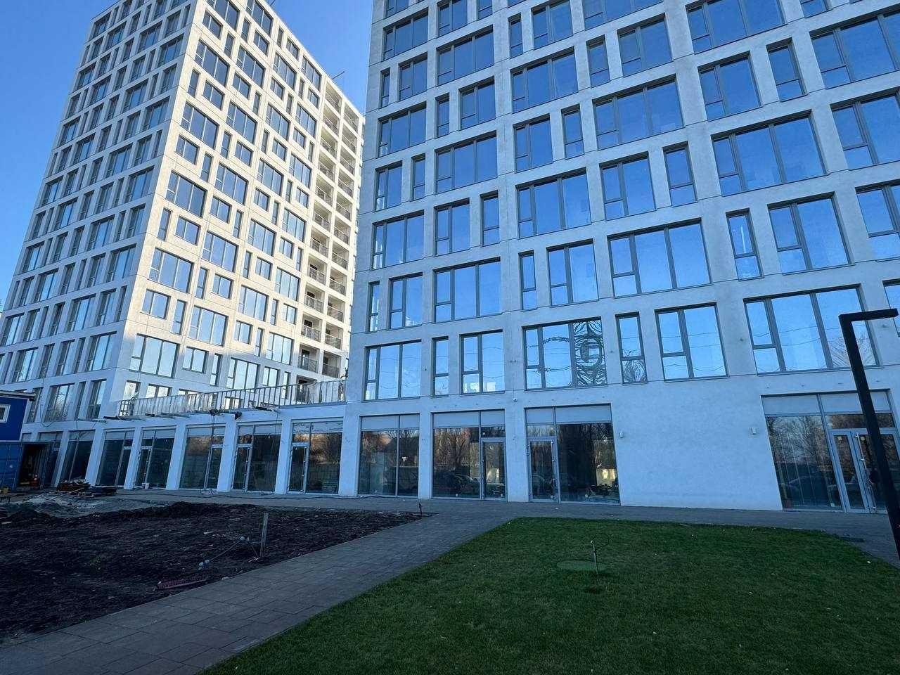 Продам коммерческое помещение в ЖК Вертикаль/Новобудова