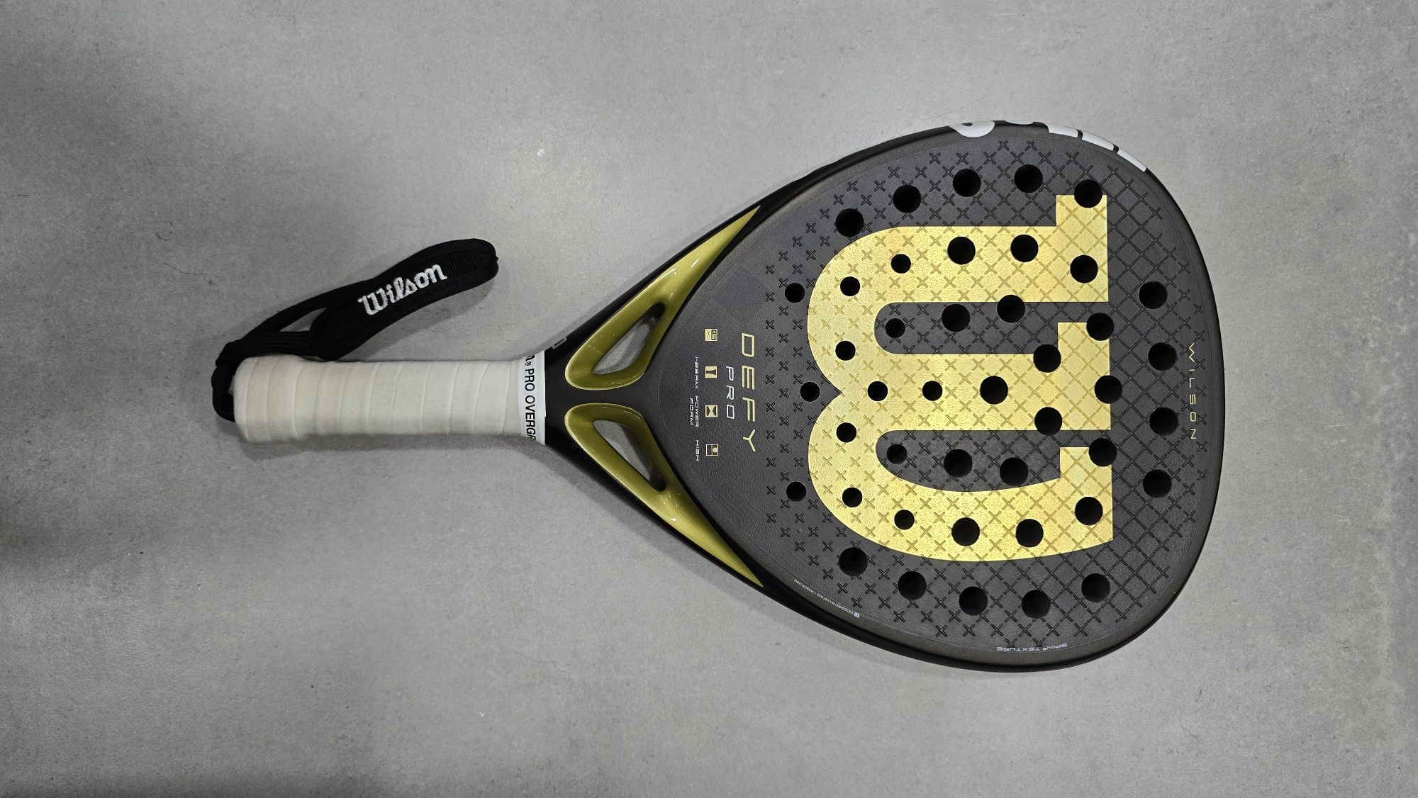 Raquete Wilson Defy PRO