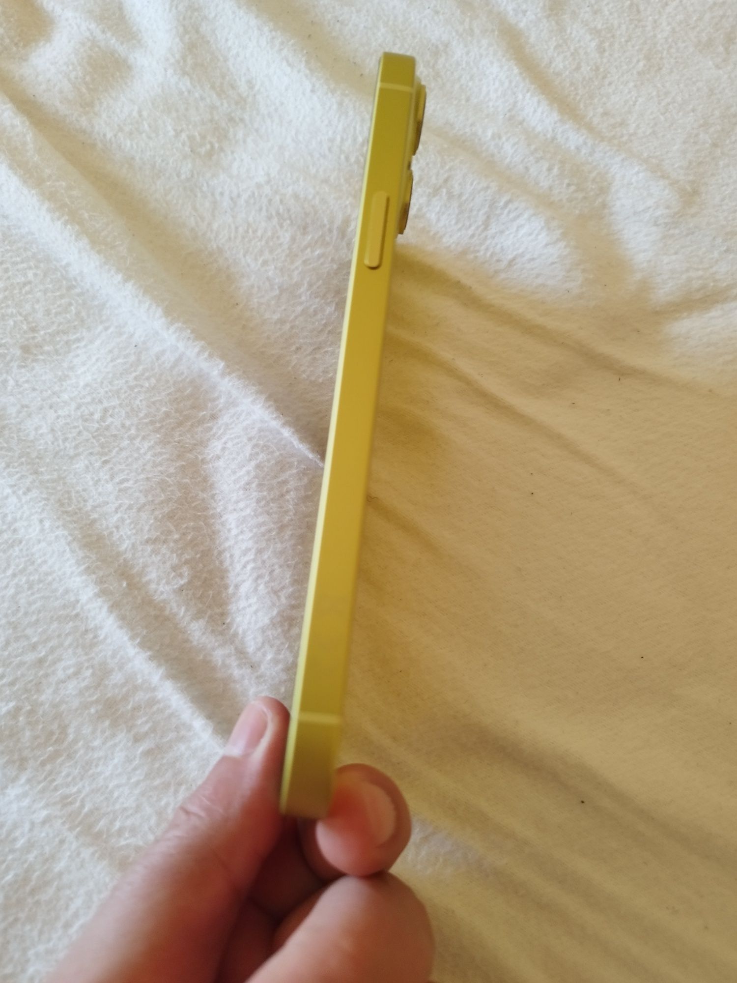iPhone 14 Plus amarelo 128GB como novo. Urgente!
