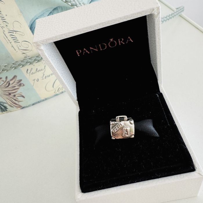 srebrny charms pandora walizka podróż wakacje paryż koralik