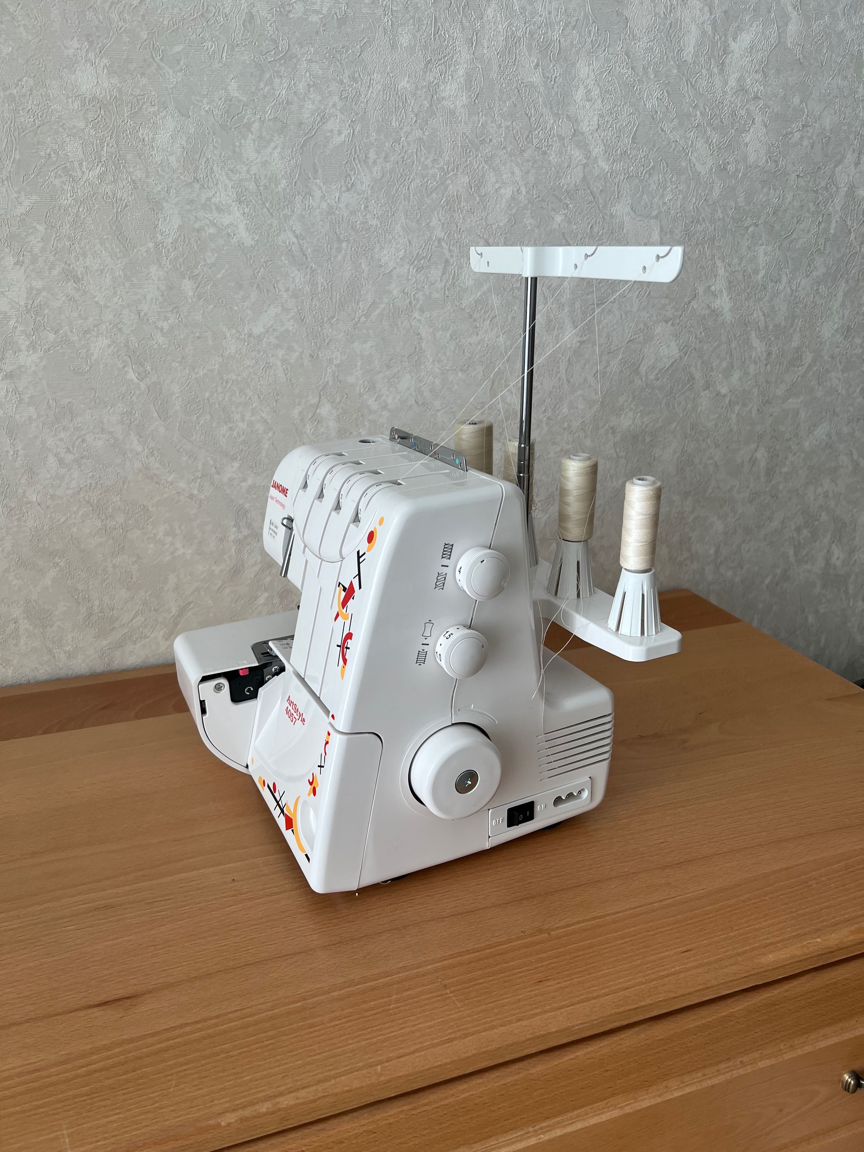 Оверлок Janome Art stile 4057 б/у