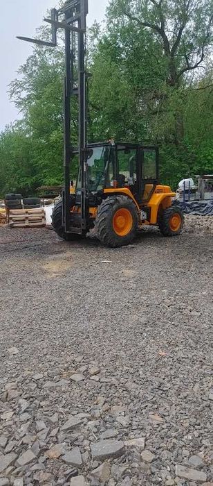 Wózek widłowy terenowy JCB 926 z UDT wolny skok wideł