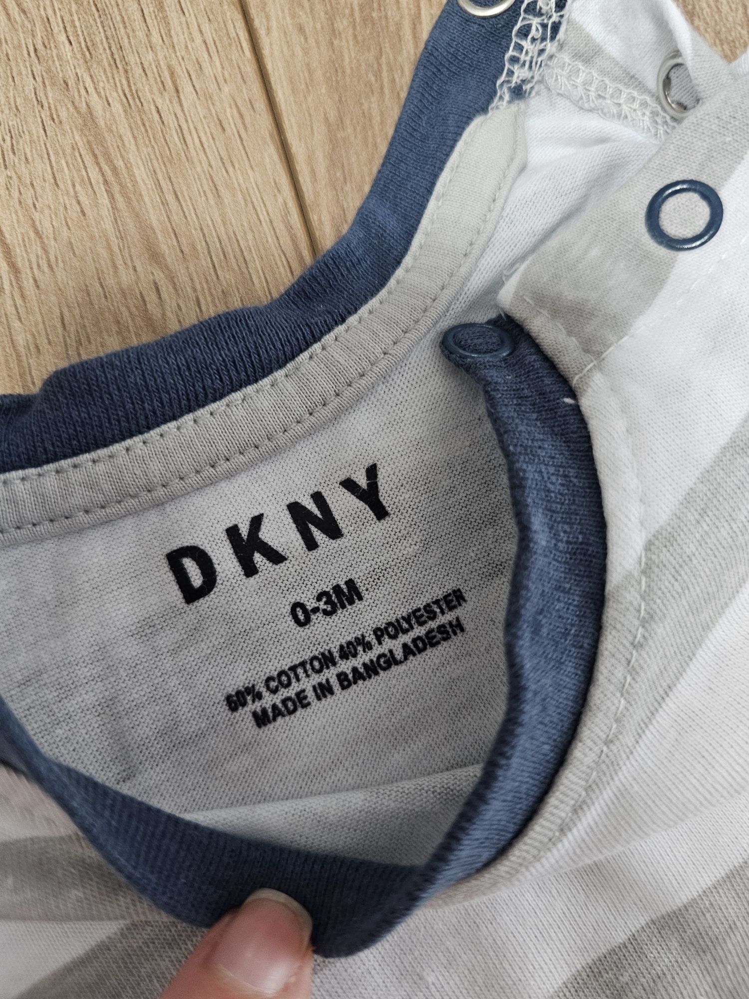 Tshirt i body DKNY r. 56 stan idealny