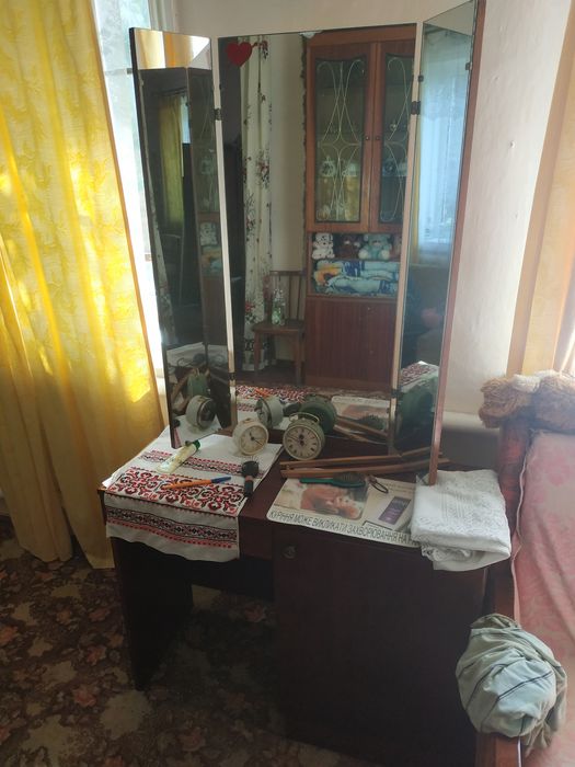 Продам трюмо розкладне