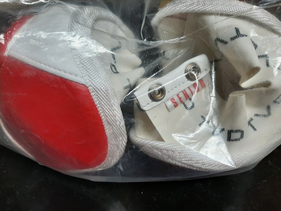 Joalheiras TVD sénior brancas e vermelhas