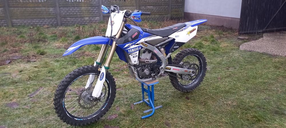 Yamaha YZ450F stan super na wtrysku