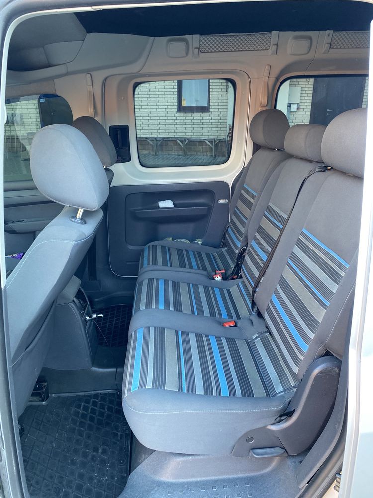 Volkswagen Caddy 2011
