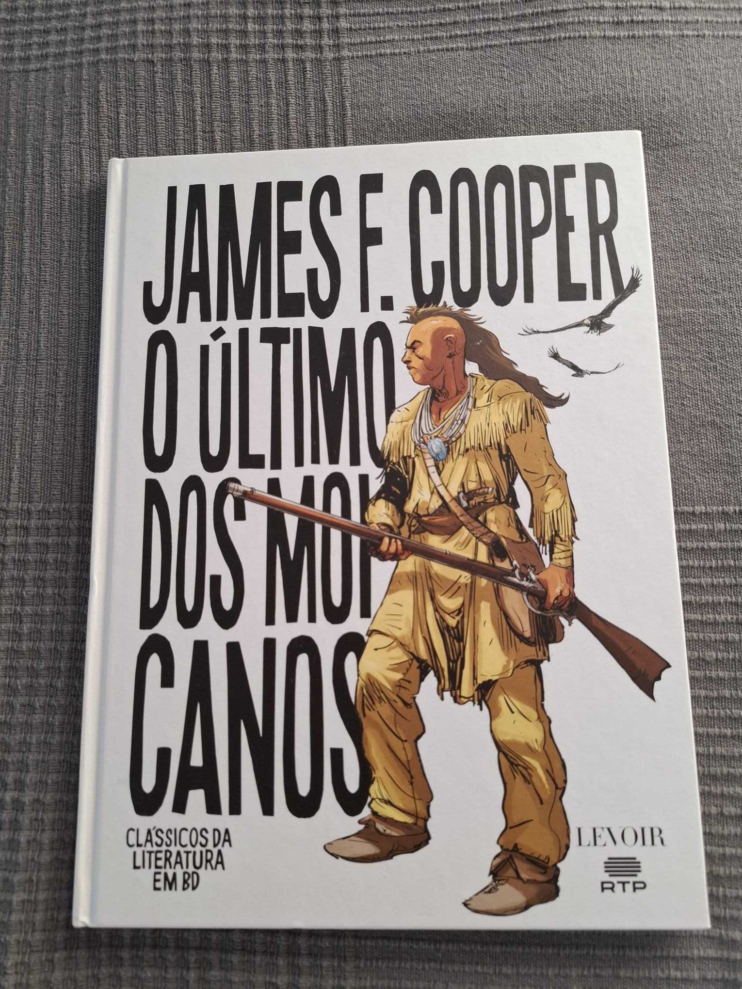 O Último dos Moicanos - James F. Cooper em banda desenhada
