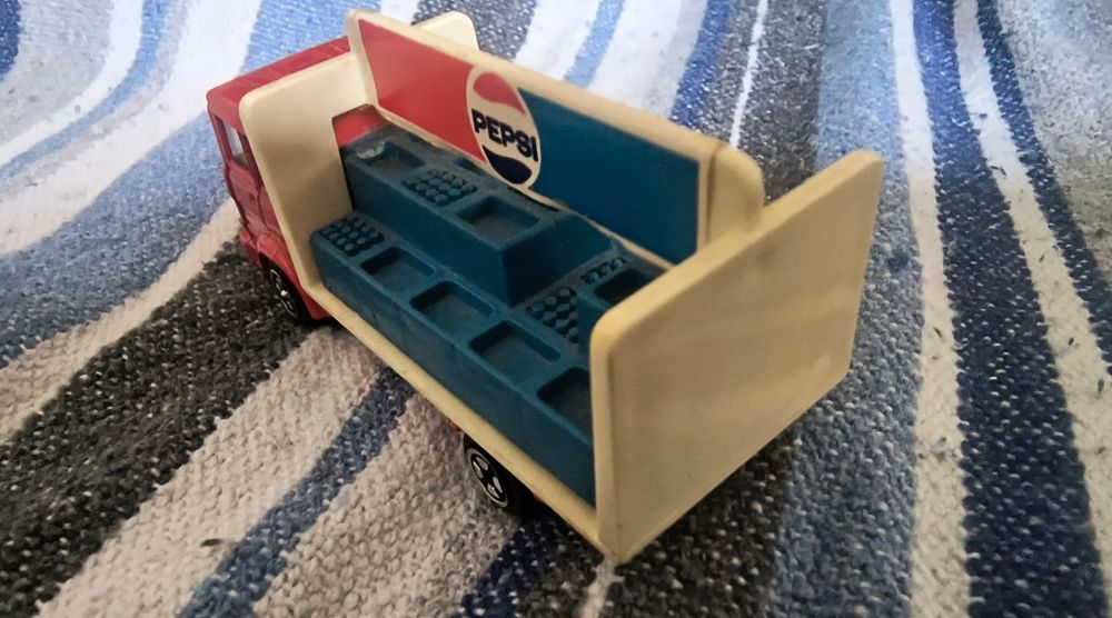 corgi Samochód resorak  dostawczy Pepsi