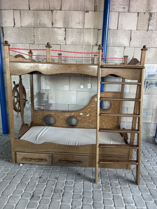 Ліжко дитяче із дуба