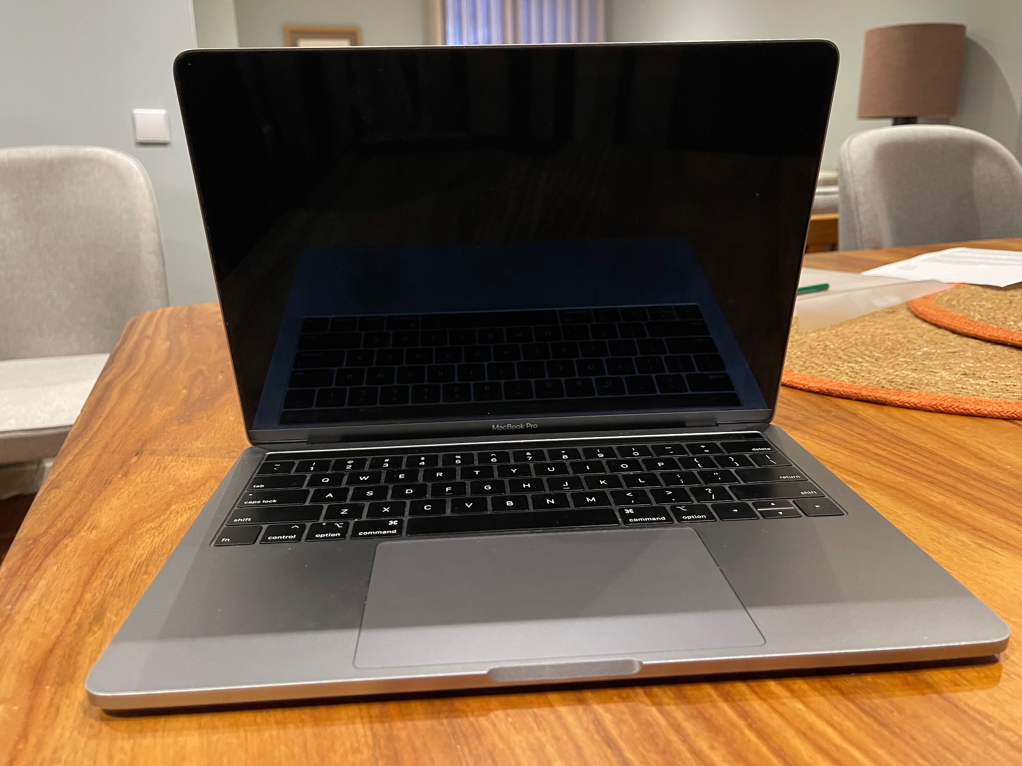 MacBook Pro 13” Touchbar 2018 i7 16Gb RAM 512Gb SSD