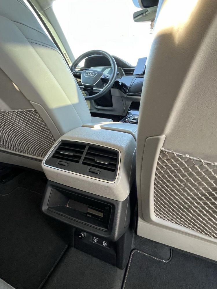 Продам власний Audi e-tron55 quatro