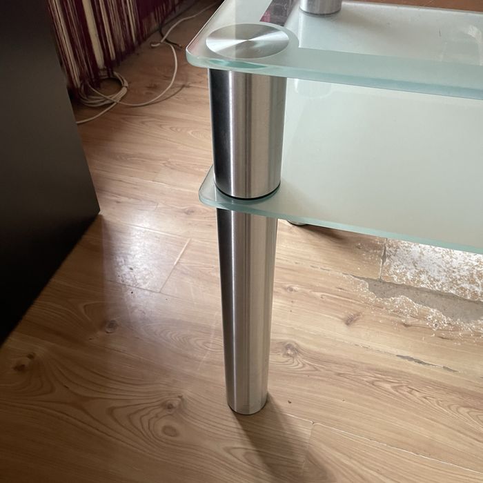 Szklany stół do salonu