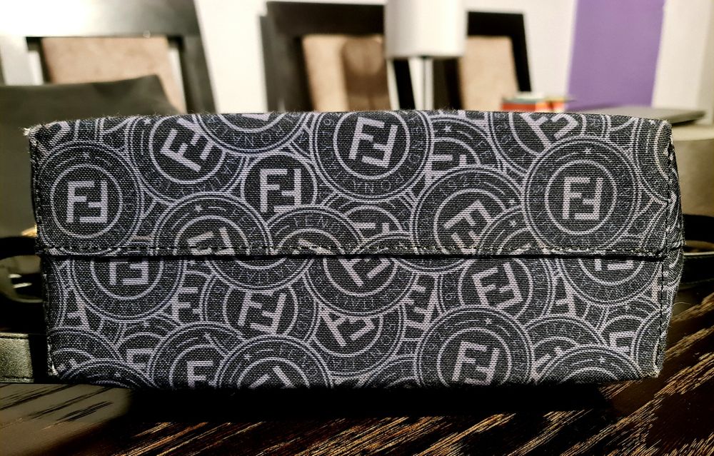 Torebka Fendi do ręki na ramię materiałowa  monogram granatowa jeans