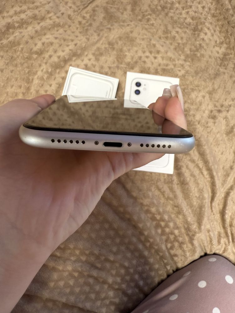 Продам iPhone 11