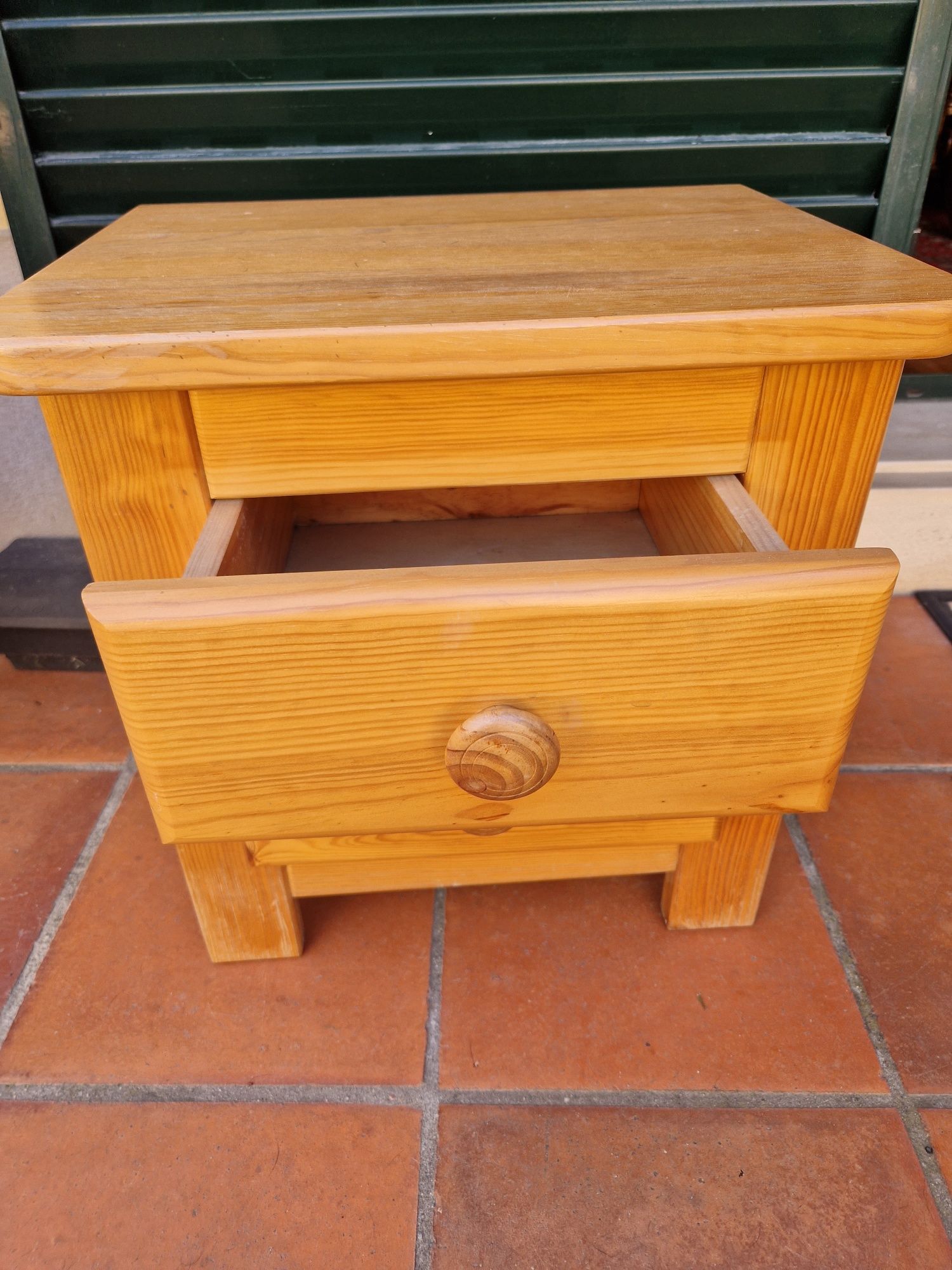 Mesa de Cabeceira madeira