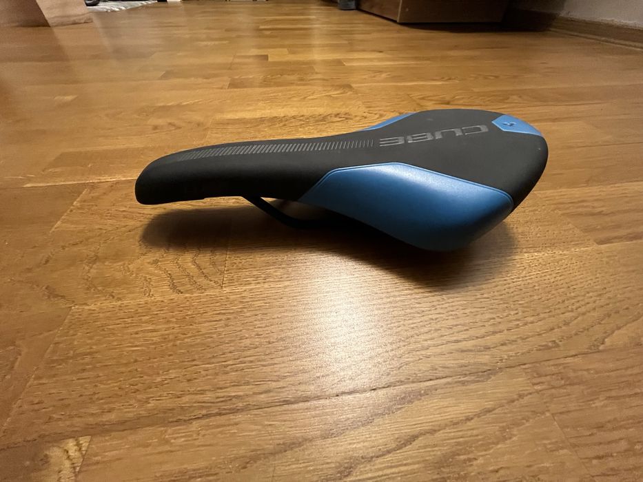 продам сідло cube